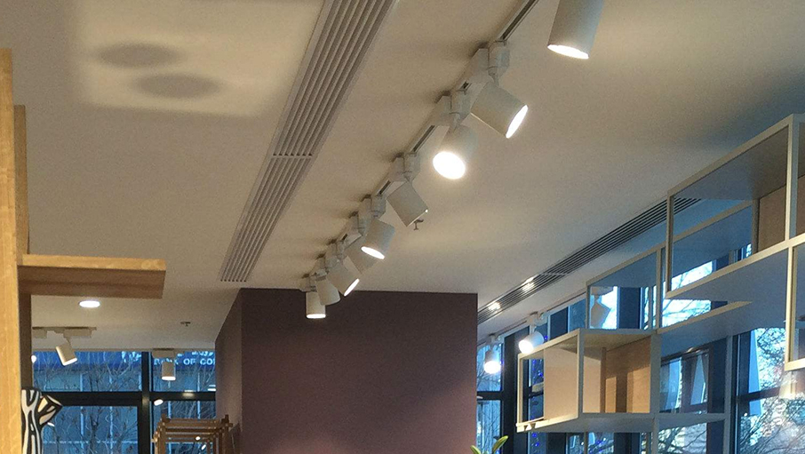 白光LED的實(shí)現(xiàn)方法及優(yōu)缺點(diǎn)